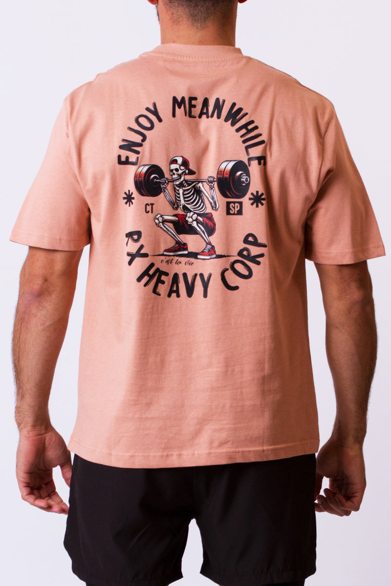 Camiseta urbana algodón oversize - Esqueleto Squat - Enjoy Meanwhile - rojizo efecto lavado