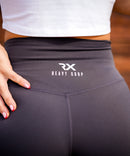 Top entallado - My enemy Myself - Cross Training & Moda Urbana | blanco y negro